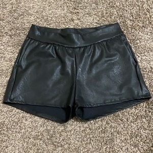 Commando Faux Leather Relaxed Shorts Size Medium